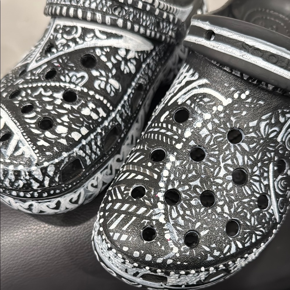 Adult unisex w9/m7 platform classic clogs Crocs